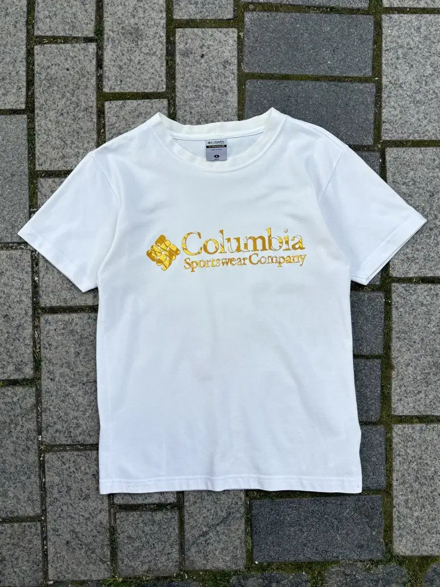 Columbia japan Titanium 카모플라쥬 로고 타셔츠